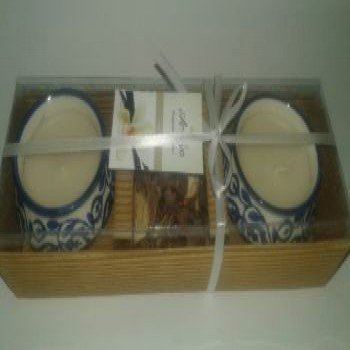 Gift Set-22: Ceramic bowl and potpourri set