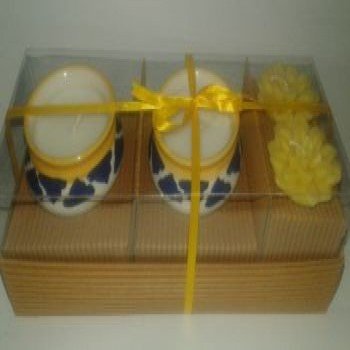 Gift Set-21: Ceramic bowl and scented floater set