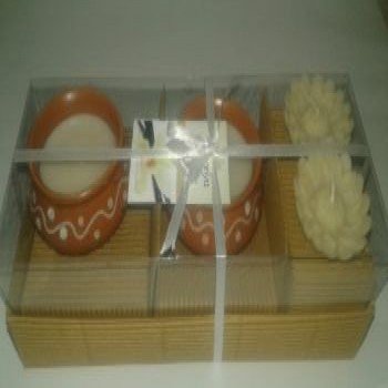 Gift Set-21: Ceramic bowl and scented floater set